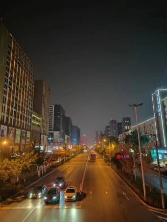 新数据：1月份至4月全国铁路完成固定资产投资1947亿元，同比增长5.3%
