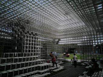新技术：澳科学家突破激光线宽压缩技术 万倍提升或颠覆量子计算与引力波探测