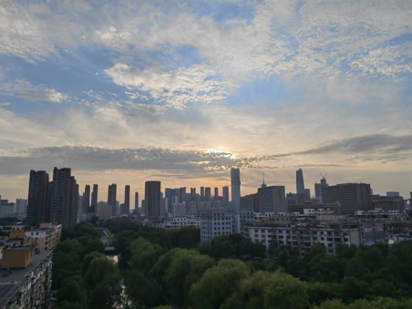 夕阳和云(来源：编辑网)
