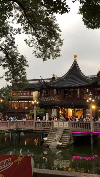 新能源：宁夏中卫300万千瓦光伏基地首批并网，点亮绿色发展新征程