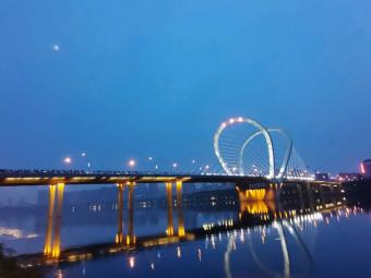 新智能：2025人工智能+大会在京举办 场景驱动引领AI新十年发展浪潮